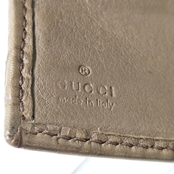 Gucci Leather Monogram Bi Fold Wallet in Beige and Silver - Picture 8 of 15